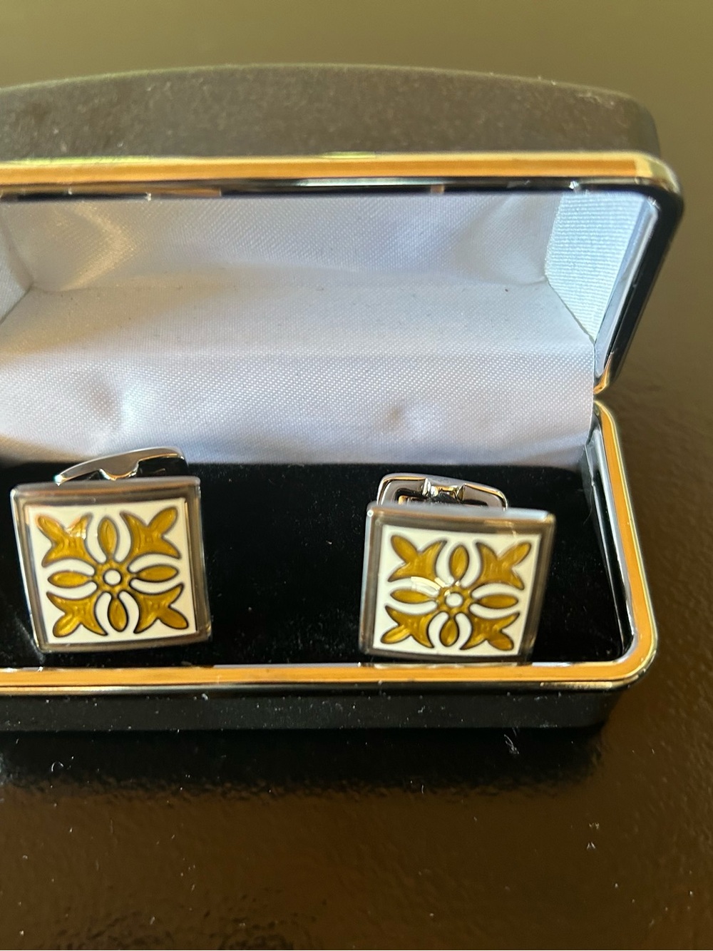 Men's Yellow Floral Square Cufflinks - Classic Silver Tone